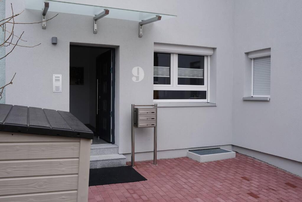 1 Zimmer Wohnung Dg Mit Klimaanlage Und Kleinen Balkon Oedheim 외부 사진