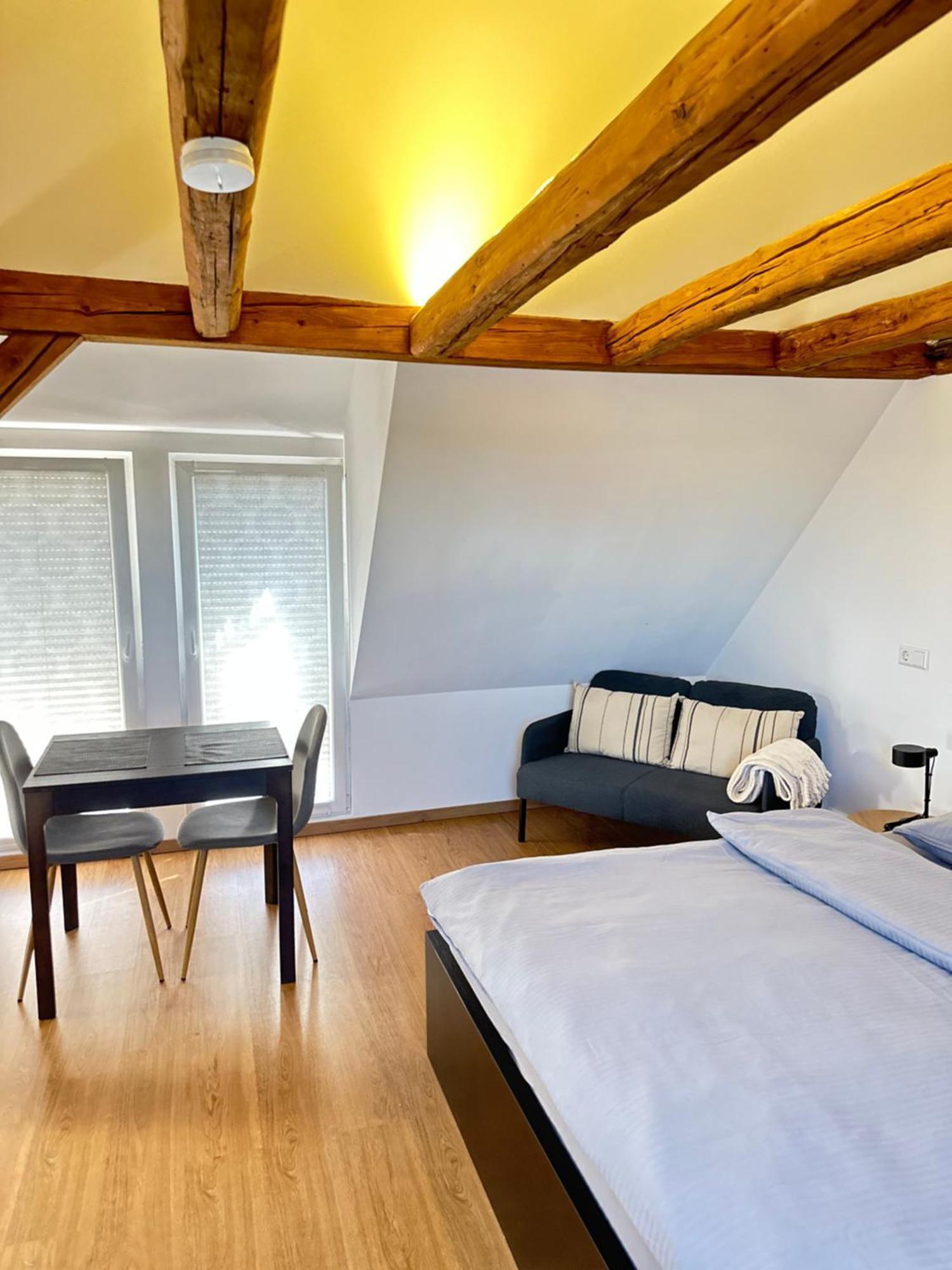 1 Zimmer Wohnung Dg Mit Klimaanlage Und Kleinen Balkon Oedheim 외부 사진